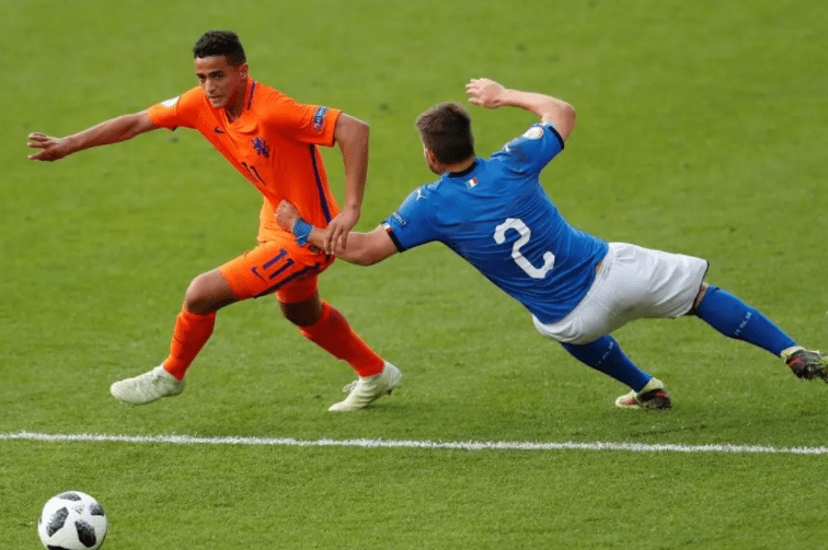 <a href='https://www.950390.com/news/tag/1057902.html' style='color: blue;'>荷兰</a>队的开创性战术：荷兰足球的特色