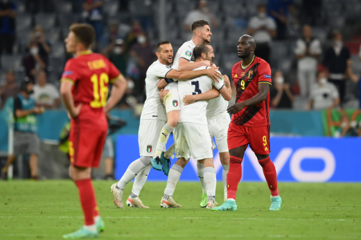 2020年欧洲杯四分之一决赛：意大利控制比利时，展现强大实力
