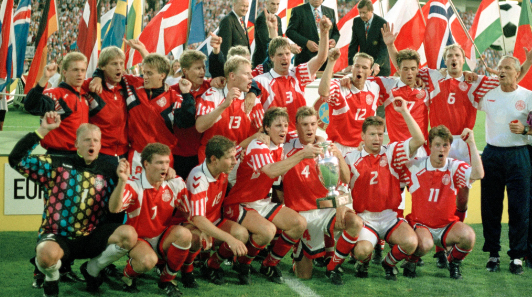 丹麦队今夏欧洲杯展望：强大阵容与稳定表现预示辉煌前景