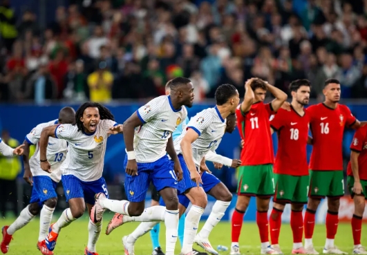 欧洲杯：葡萄牙点球 3 - 5 憾负法国